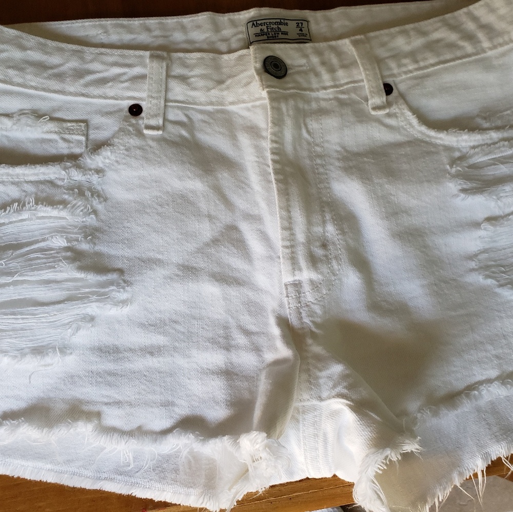 Abercrombie & Fitch White shorts